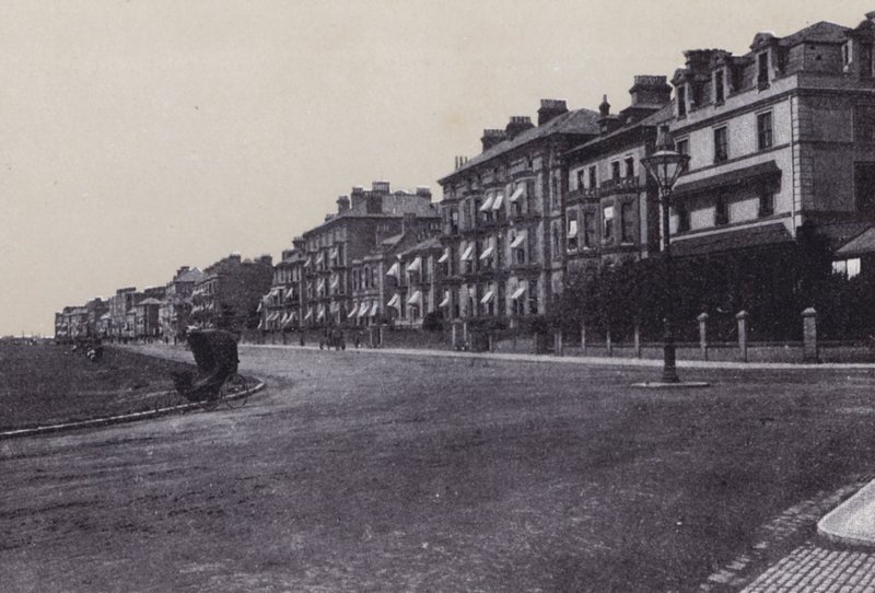 Clarence Parade, Southsea (s/hvitt bilde) av English Photographer