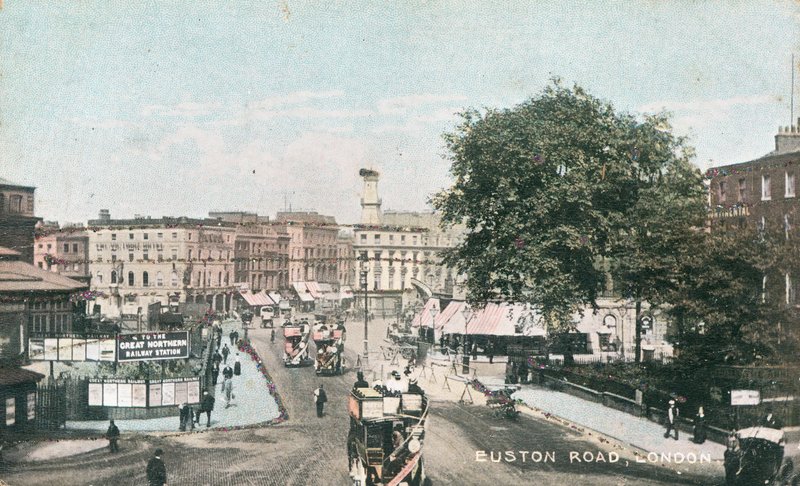 Euston Road i London av English Photographer