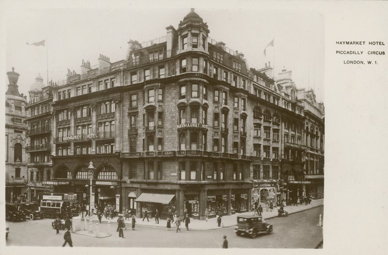 Haymarket Hotel, Piccadilly Circus, London av English Photographer