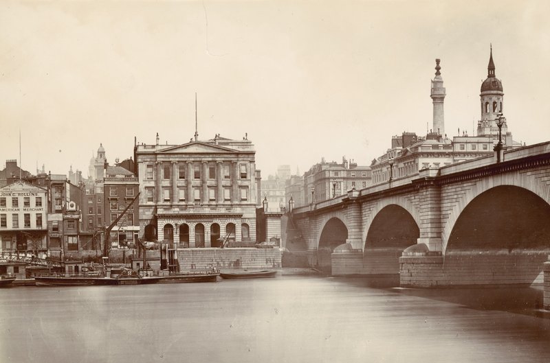 Ironmongers Hall og London Bridge av English Photographer
