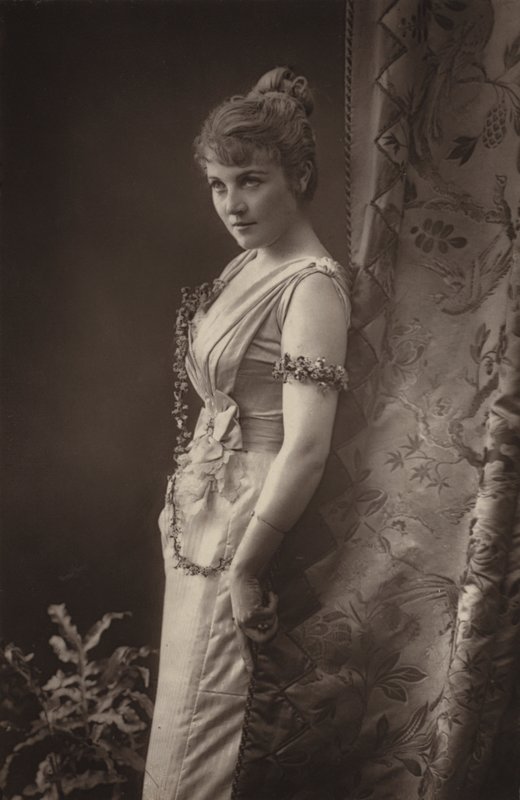 Frøken Adelaide Detchon av English Photographer
