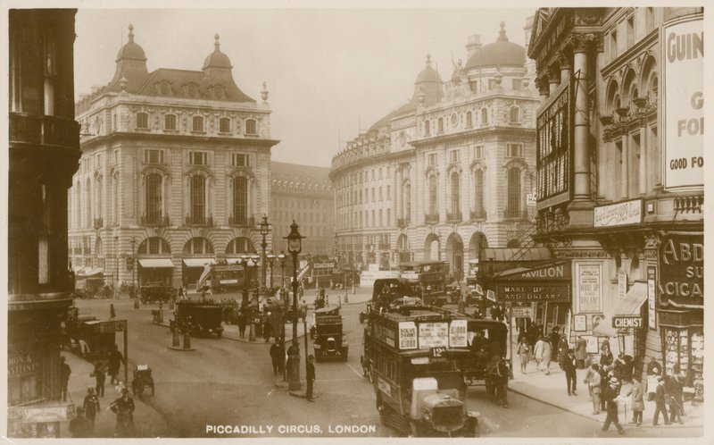 Piccadilly Circus, London av English Photographer