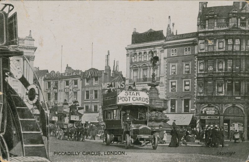 Piccadilly Circus, London av English Photographer
