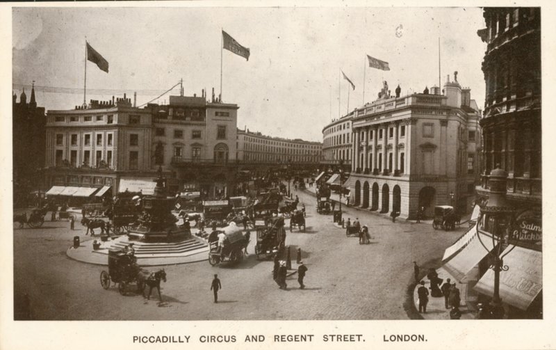 Piccadilly Circus og Regent Street, London av English Photographer