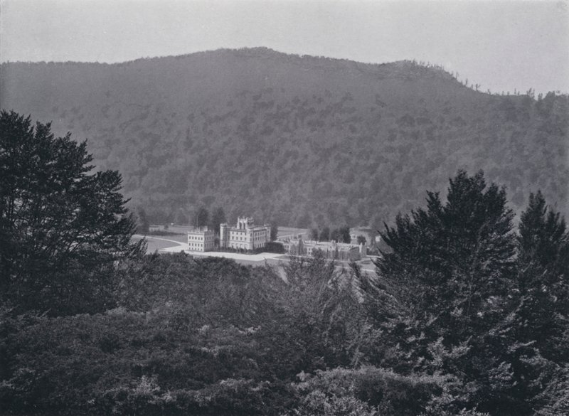 Skottland: Taymouth Castle (s/hvitt bilde) av English Photographer