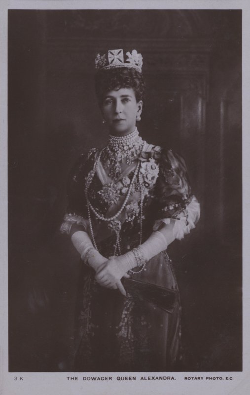Enkedronningen Alexandra (s/hvitt bilde) av English Photographer