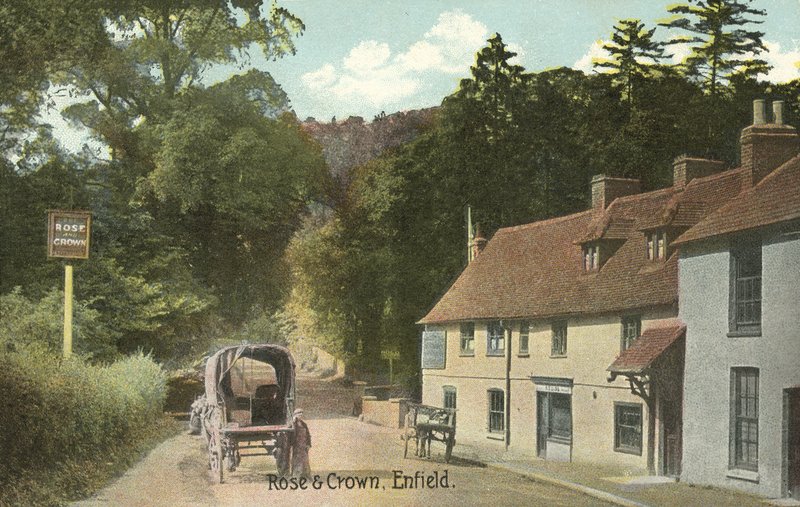 The Rose and Crown, Enfield (fargebilde) av English Photographer