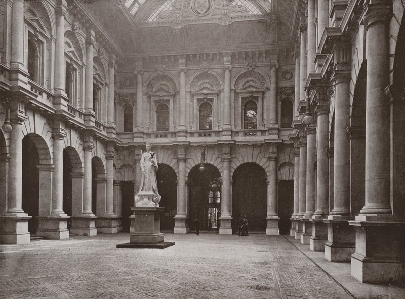The Royal Exchange, Interiør av English Photographer