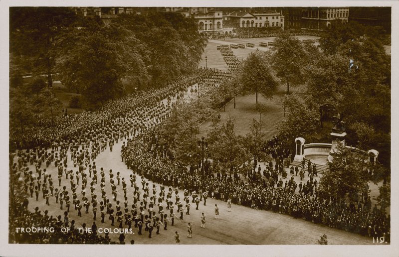 Trooping of the Colors av English Photographer
