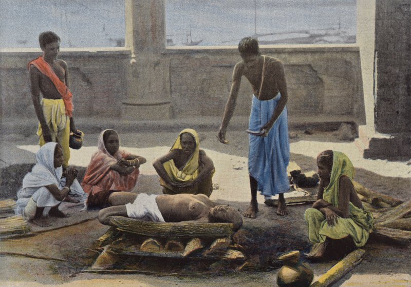 Ceylon, Kremasjon i India av European Photographer