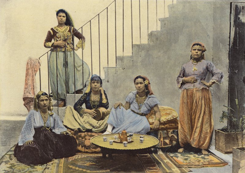 mauriske kvinner i Alger av European Photographer
