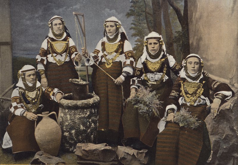 Bulgarsk kvinnegruppe av European Photographer