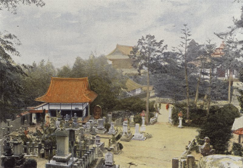 Kurodani-kirkegården i Kyoto, utskårne graver av European Photographer