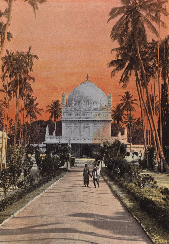 Mysore, Gravene til Tippo Saib og Hyder Ali av European Photographer