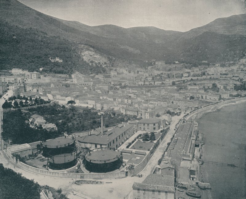 En annen utsikt over La Condamine (s/hv-bilde) av French Photographer