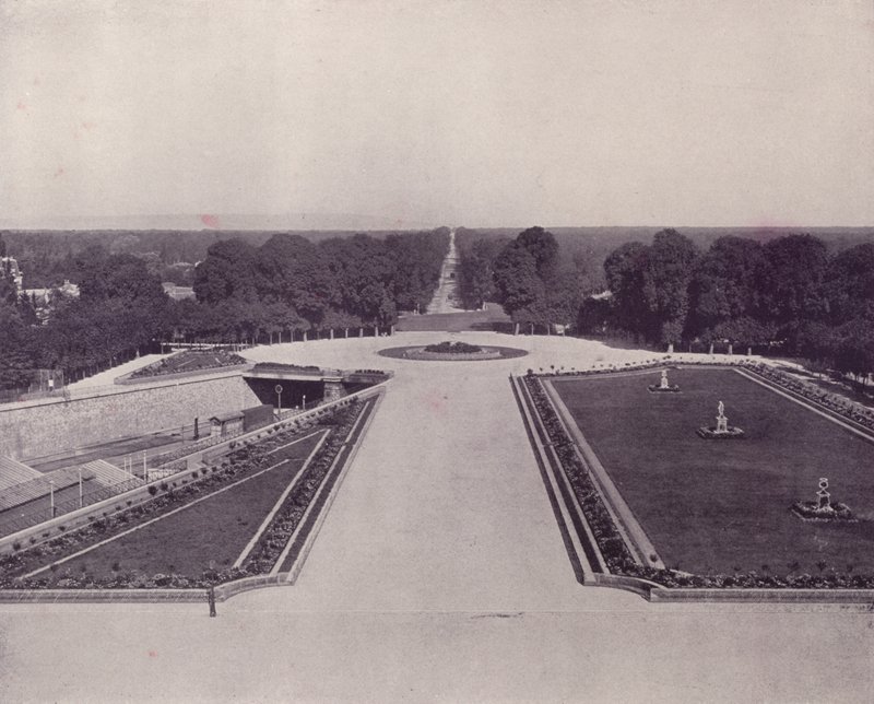 Avenue des Loges, St Germain-en-Laye (s/hvitt-bilde) av French Photographer