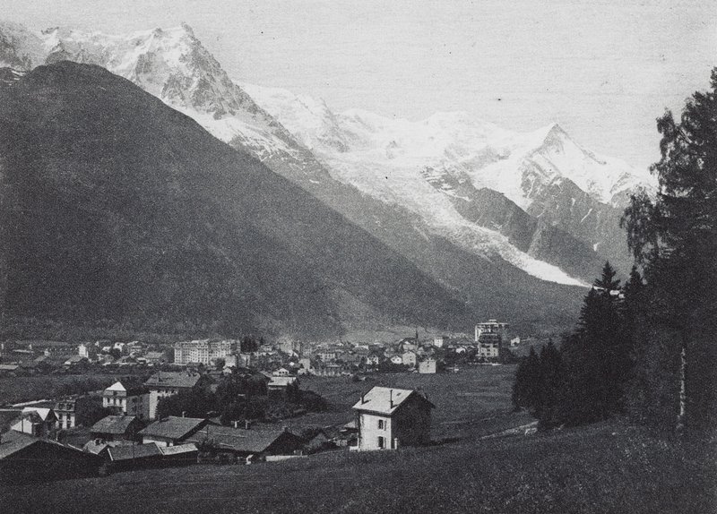 Chamonix og Mont-Blanc (s/hvitt bilde) av French Photographer