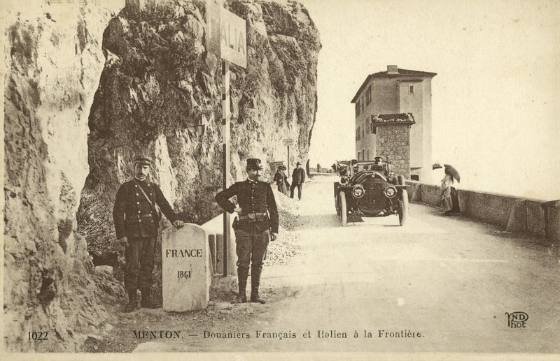 Fransk-italiensk grense, Menton (s/hvitt bilde) av French Photographer