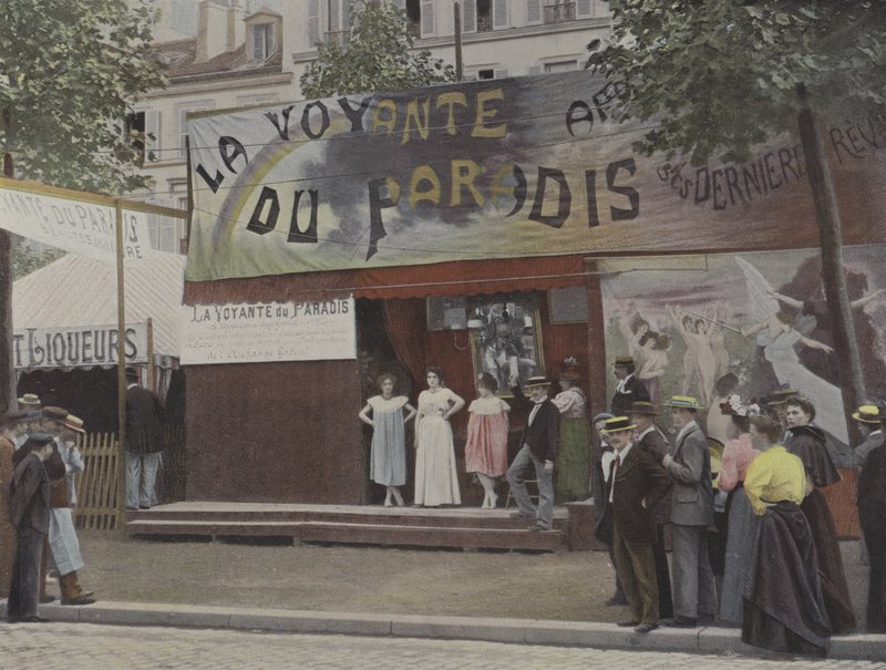 The Seer of Paradise (fargebilde) av French Photographer
