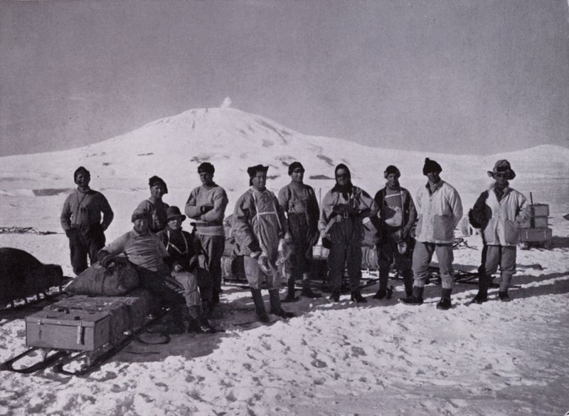 Sørlandet (s/hvitt bilde) av Herbert Ponting