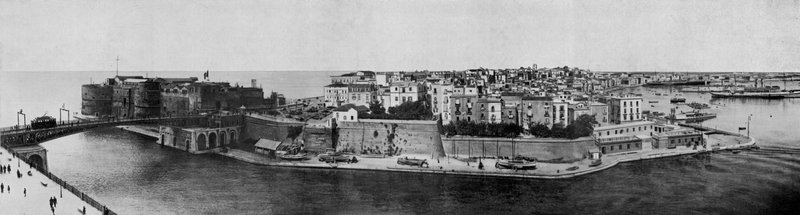 Taranto, Panorama (s/hvitt bilde) av Italian Photographer