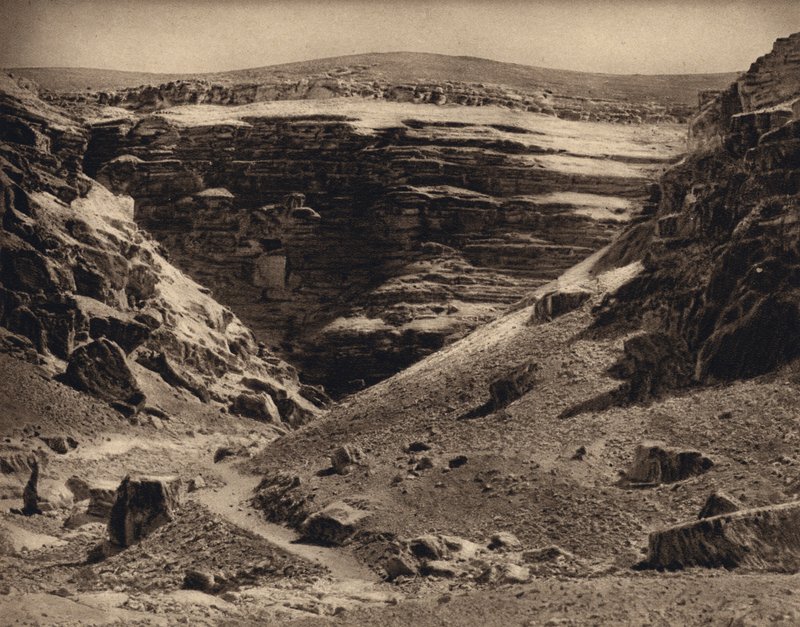 Wadi en-Nar (s/hvitt bilde) av Karl Grober