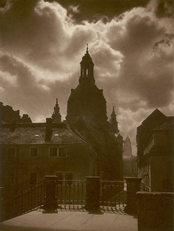 Dresden, Frauenkirche (s/hvitt bilde) av Kurt Hielscher
