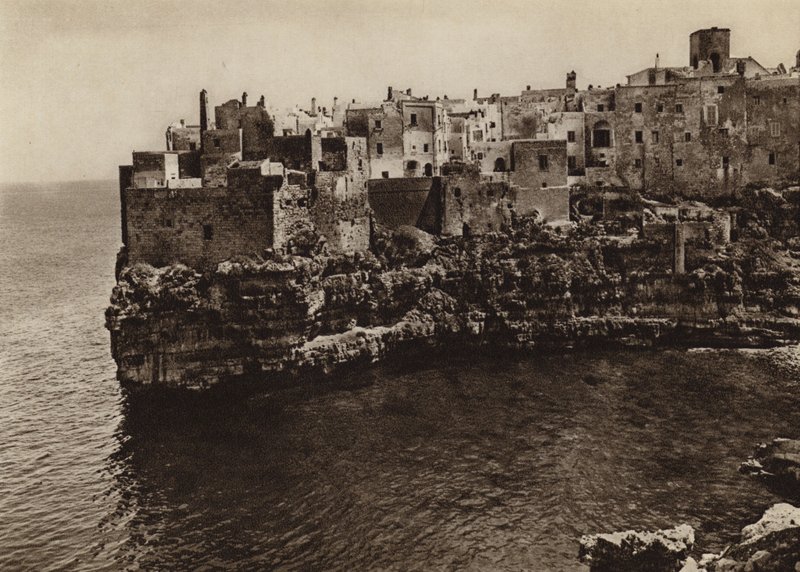 Italia: Polignano a Mare, Puglie (s/h-bilde) av Kurt Hielscher