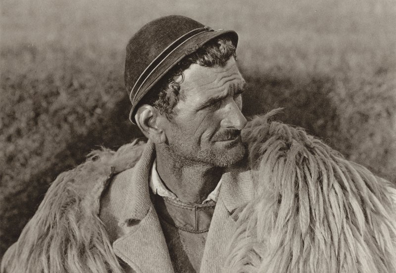 Romania: Shepherd of Santa Maria (s/hv-bilde) av Kurt Hielscher