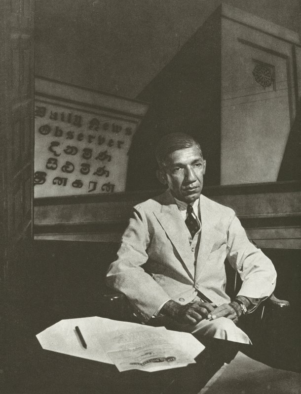 DR Wijewardene, Esq (s/hvitt bilde) av Lionel Wendt