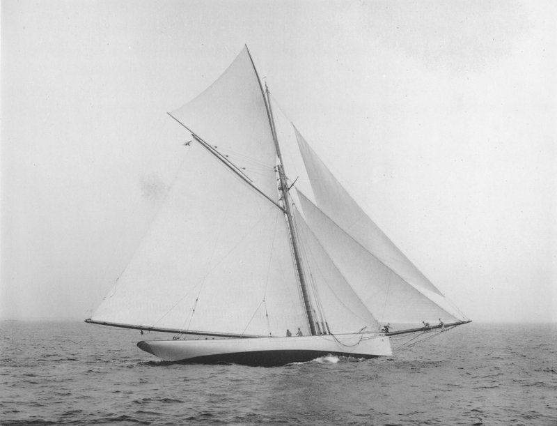 Yachten, Atlantic av Nathaniel Livermore Stebbins