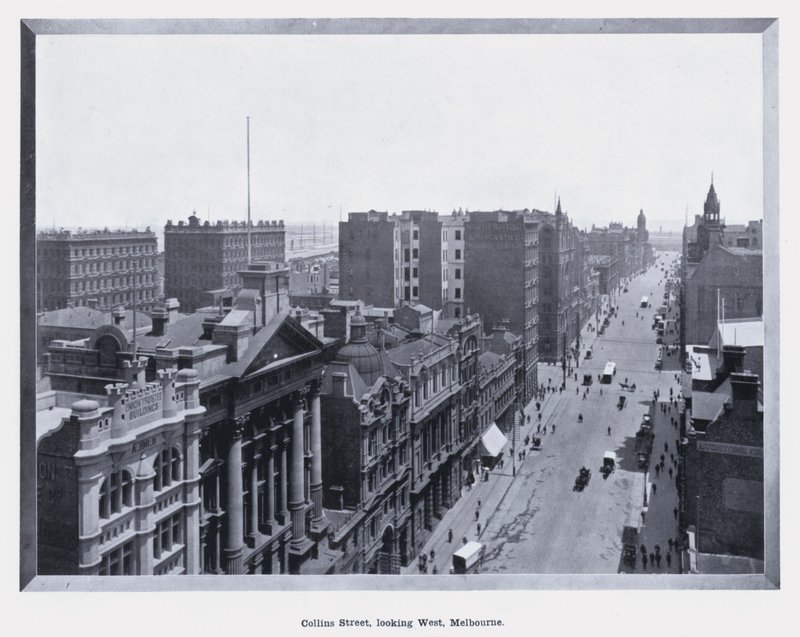 Collins Street, ser vestover, Melbourne (s/hvitt bilde) av Photographer Australian