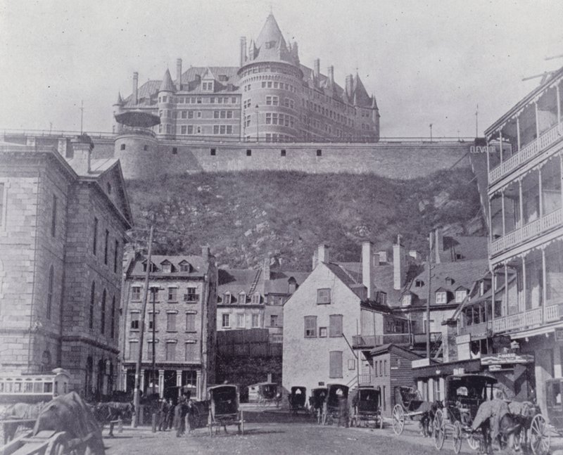 Canada: Chateau Frontenac, Quebec (s/hvitt-bilde) av Photographer Canadian