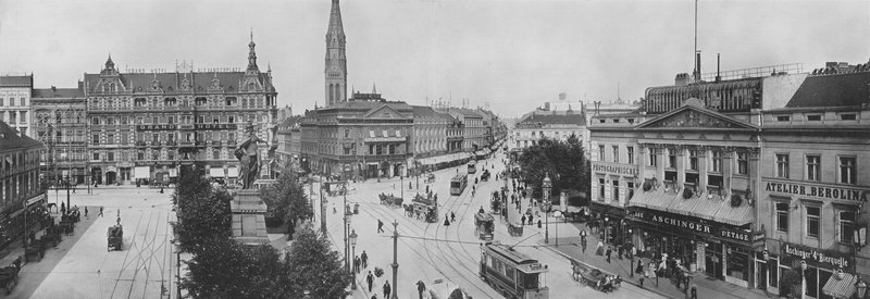 Alexander-Platz (s/hvitt bilde) av Photographer German