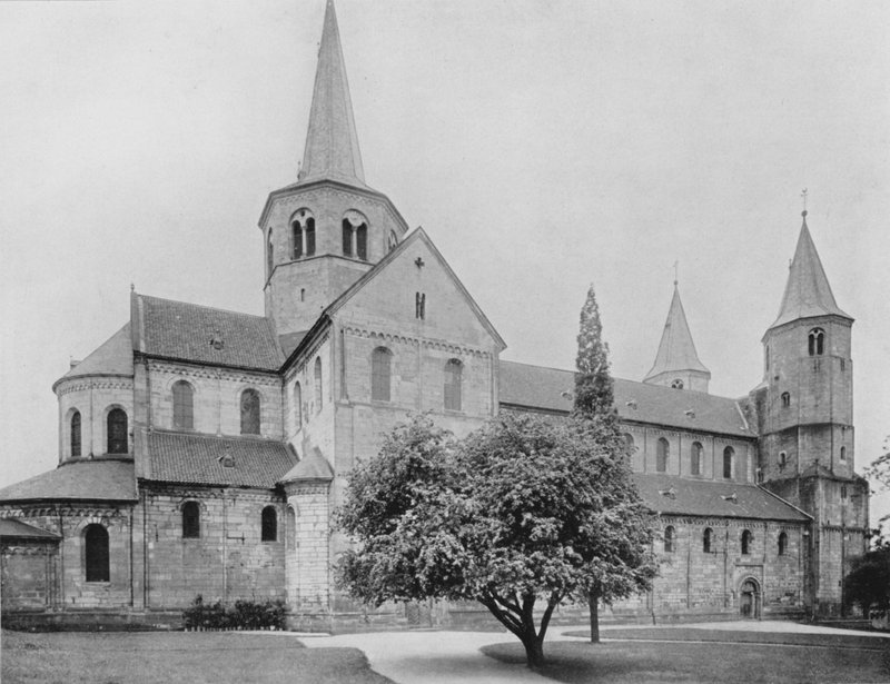 Godehardikirche (s/hvitt bilde) av Photographer German