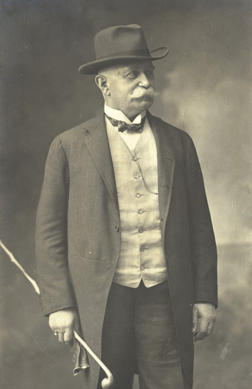 Graf von Zeppelin (s/hvitt bilde) av Photographer German