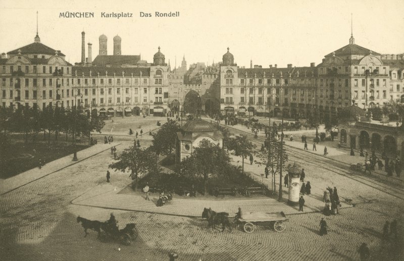 Karlsplatz Rondell, München (s/hvitt bilde) av Photographer German