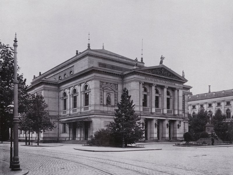 Leipzig: Gewandhaus og Mendelssohn-monumentet (s/hvitt-bilde) av Photographer German