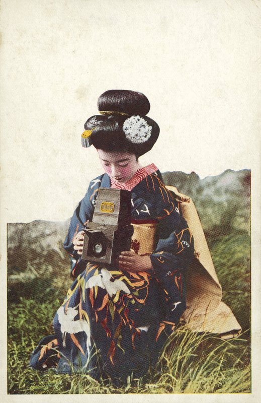 Japansk kvinne iført tradisjonell drakt (fargebilde) av Photographer Japanese