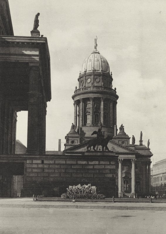 Berlin: Gendarmenmarkt (s/hvitt bilde) av Sasha Stone