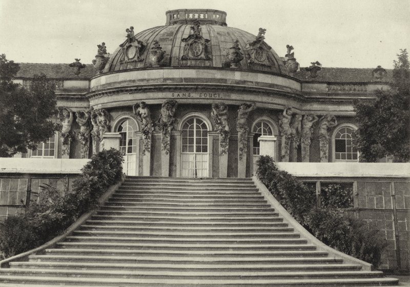 Potsdam, Schloss Sanssouci; Sanssouci Palace (s/hvitt bilde) av Sasha Stone